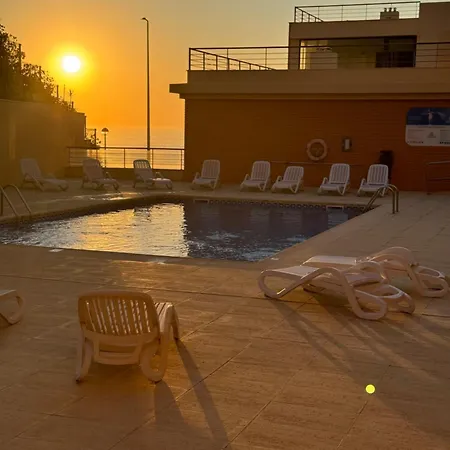 아파트 T1 Areia Branca