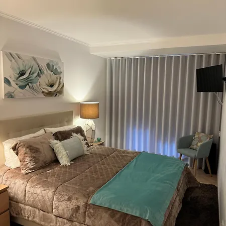 아파트 T1 Areia Branca